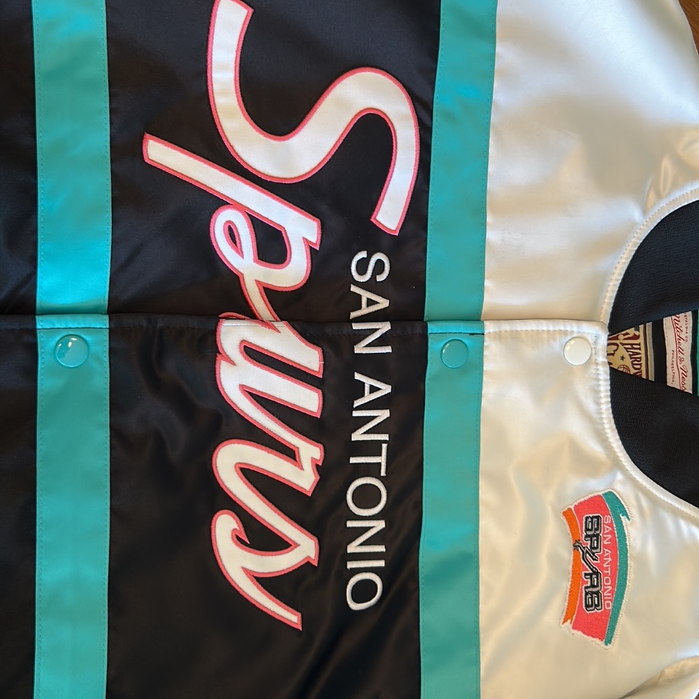 San Antonio Spurs bomber by Mitchell and Ness. Large - Picture 3 of 5
